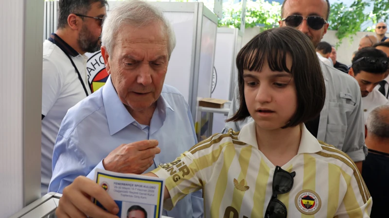 Aziz yıldırım seçimi kızıyla kullandı