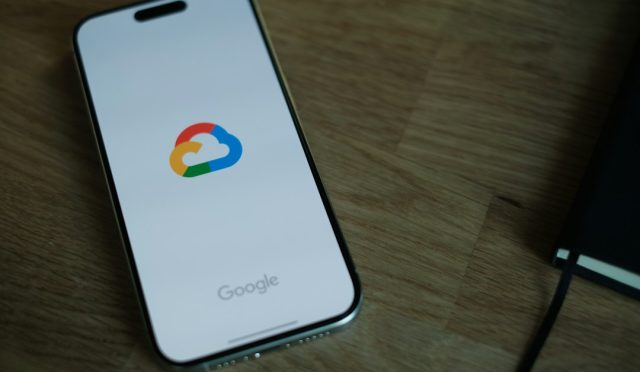 Bulut depolama alanı ve mobil cihaz