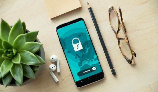 Hesap güvenliği için telefon ve dijital doğrulama araçları