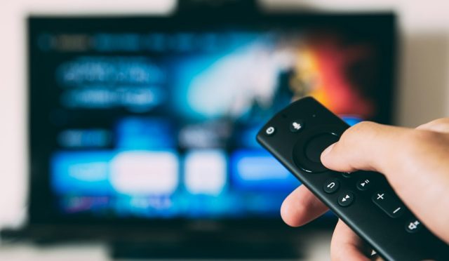 Evde televizyon üzerinden dijital yayın izleme