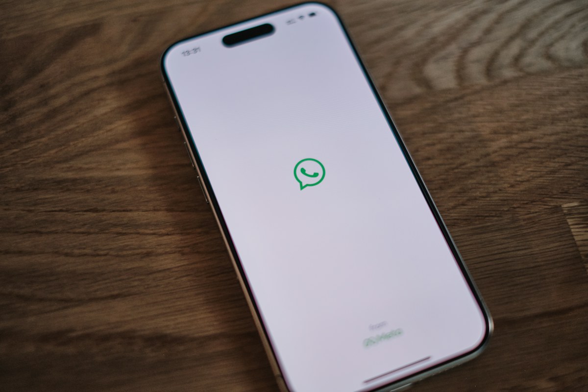 WhatsApp Bağlı Cihazlar Nasıl Kontrol Edilir? Güvenli Çıkış Rehberi