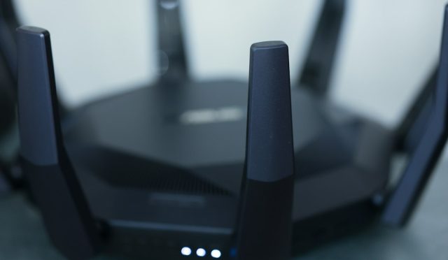 Wi-Fi bağlı internet yok hatası için modem kontrolü