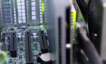Yapay zekâ sistemlerinde kullanılan sunucu genişletme kartları ve bilgisayar donanımı